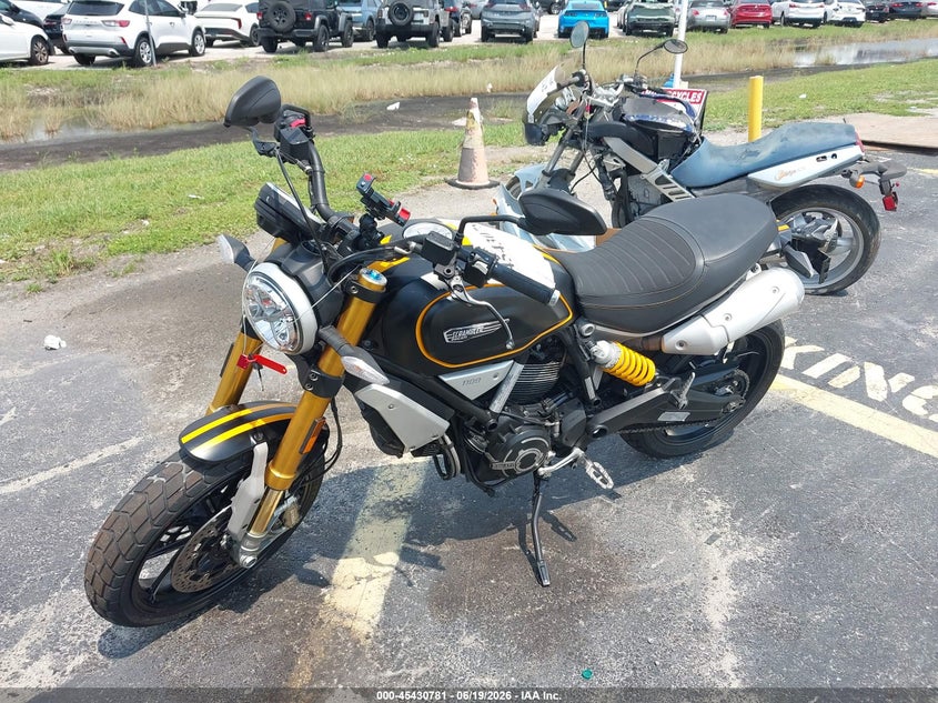 2018 Ducati Scrambler VIN ZDMKAFCP7JB000640 IAAI salvage auction — RIGHT SIDE, Rebuildable (Florida), sold $2,500 on 2026-07-08 (photo 2)
