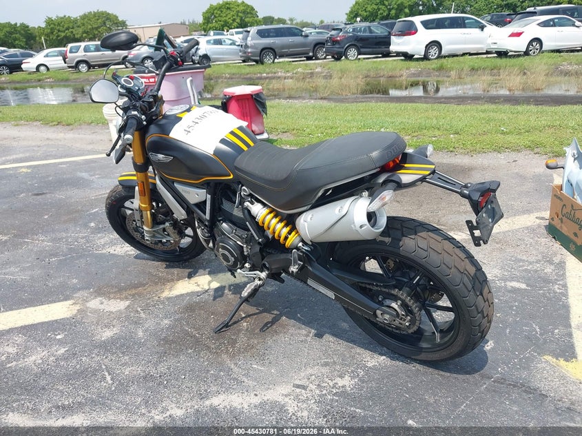 2018 Ducati Scrambler VIN ZDMKAFCP7JB000640 IAAI salvage auction — RIGHT SIDE, Rebuildable (Florida), sold $2,500 on 2026-07-08 (photo 3)