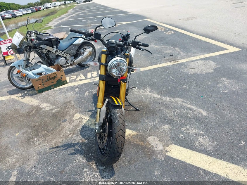 2018 Ducati Scrambler VIN ZDMKAFCP7JB000640 IAAI salvage auction — RIGHT SIDE, Rebuildable (Florida), sold $2,500 on 2026-07-08 (photo 5)