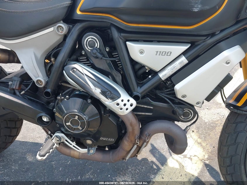 2018 Ducati Scrambler VIN ZDMKAFCP7JB000640 IAAI salvage auction — RIGHT SIDE, Rebuildable (Florida), sold $2,500 on 2026-07-08 (photo 8)