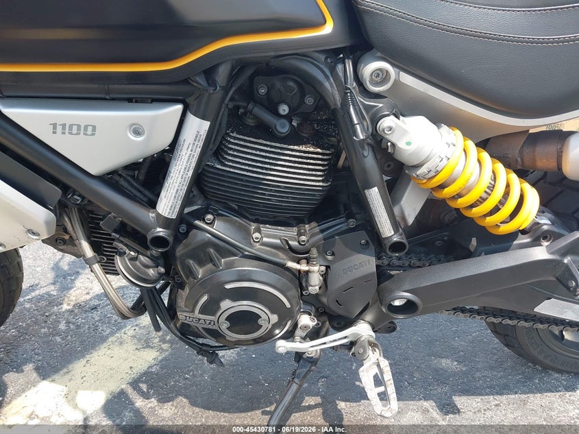 2018 Ducati Scrambler VIN ZDMKAFCP7JB000640 IAAI salvage auction — RIGHT SIDE, Rebuildable (Florida), sold $2,500 on 2026-07-08 (photo 9)