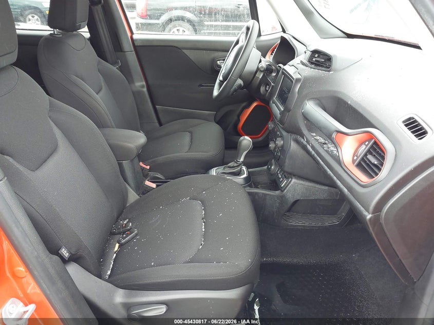 2018 Jeep Renegade VIN ZACCJBAB7JPH52974 IAAI salvage auction — ROOF, Salvage (Illinois), sold $1,450 on 2026-08-19 (photo 5)