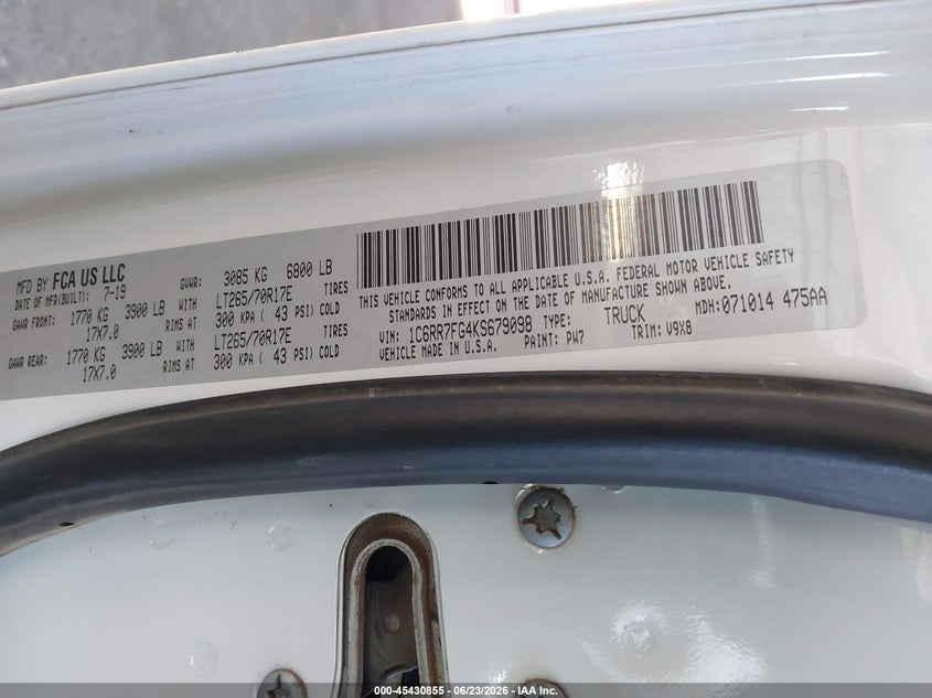 2019 Ram 1500 VIN 1C6RR7FG4KS679098 IAAI salvage auction — NORMAL WEAR, SF97 (California), sold $11,550 on 2026-07-30 (photo 9)