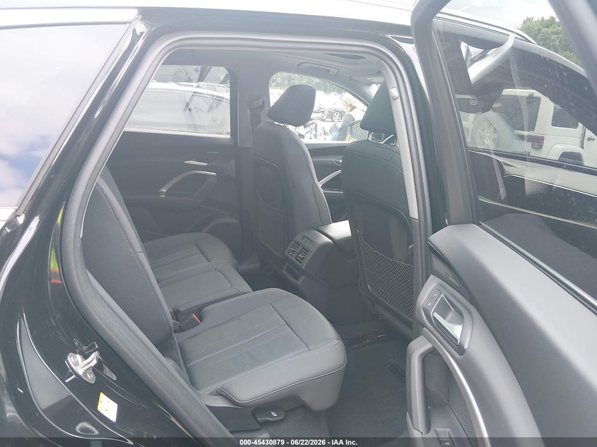 2025 Audi Q5 VIN WA12AAGU2S2031367 IAAI salvage auction — REAR END, Salvage (Kansas), sold $26,200 on 2026-07-24 (photo 8)
