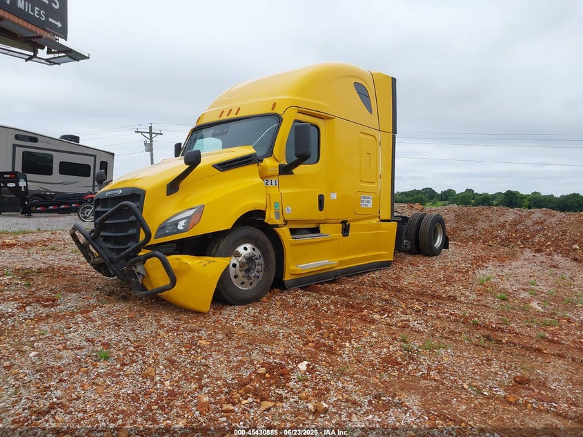 2022 Freightliner New cascadia 126 VIN 3AKJHHDR0NSMV8158 IAAI salvage auction — Unknown, Clear (Florida), sold $30,000 on 2026-07-22 (photo 2)