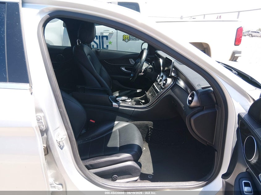 2015 Mercedes-benz C-klasse VIN 55SWF4JB5FU079187 IAAI salvage auction — WATER/FLOOD, Salvage Title, sold $3,250 on 2026-07-22 (photo 5)
