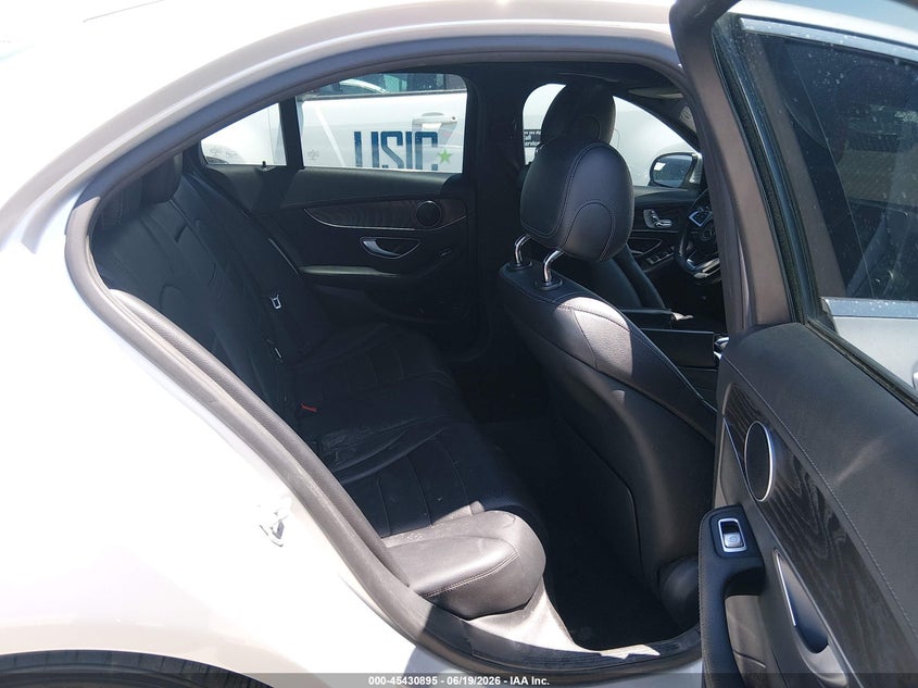 2015 Mercedes-benz C-klasse VIN 55SWF4JB5FU079187 IAAI salvage auction — WATER/FLOOD, Salvage Title, sold $3,250 on 2026-07-22 (photo 8)