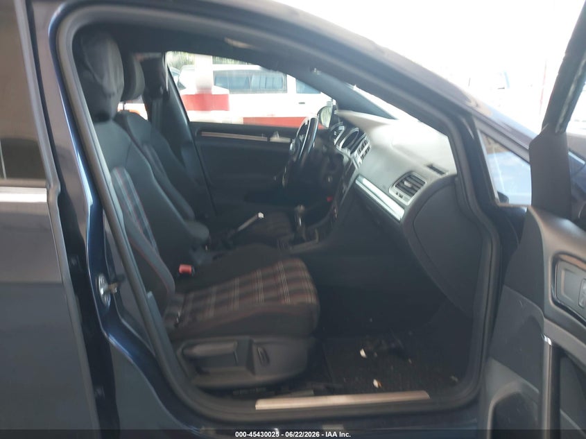 2017 Volkswagen Golf gti VIN 3VW5T7AU4HM033466 IAAI salvage auction — NORMAL WEAR, Clear (Florida), sold $2,950 on 2026-07-08 (photo 5)