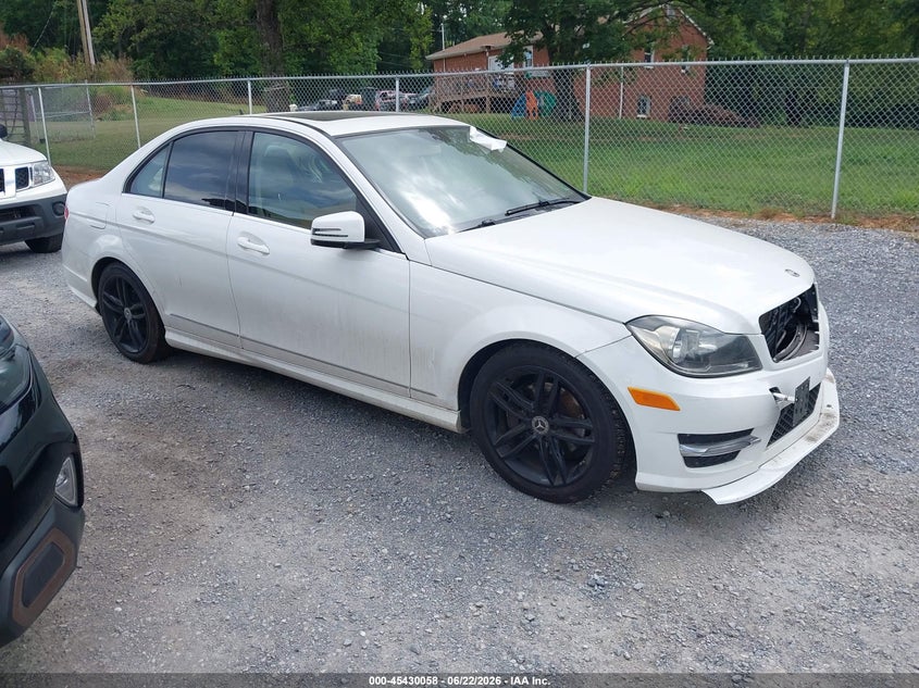 2013 Mercedes-benz C-klasse VIN WDDGF4HB6DR288091 IAAI salvage auction — NORMAL WEAR, Clear (Virginia), sold $550 on 2026-07-28 (photo 1)