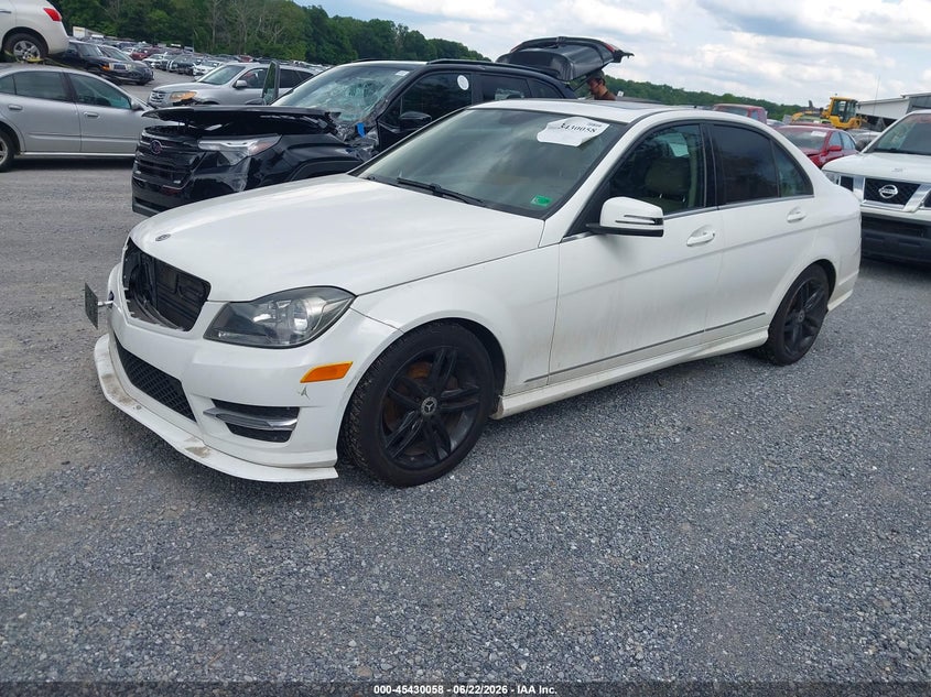 2013 Mercedes-benz C-klasse VIN WDDGF4HB6DR288091 IAAI salvage auction — NORMAL WEAR, Clear (Virginia), sold $550 on 2026-07-28 (photo 2)