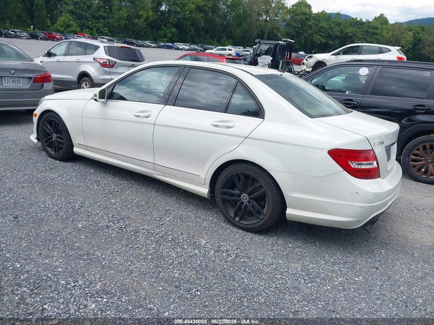2013 Mercedes-benz C-klasse VIN WDDGF4HB6DR288091 IAAI salvage auction — NORMAL WEAR, Clear (Virginia), sold $550 on 2026-07-28 (photo 3)