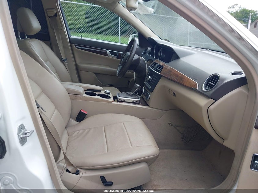 2013 Mercedes-benz C-klasse VIN WDDGF4HB6DR288091 IAAI salvage auction — NORMAL WEAR, Clear (Virginia), sold $550 on 2026-07-28 (photo 5)
