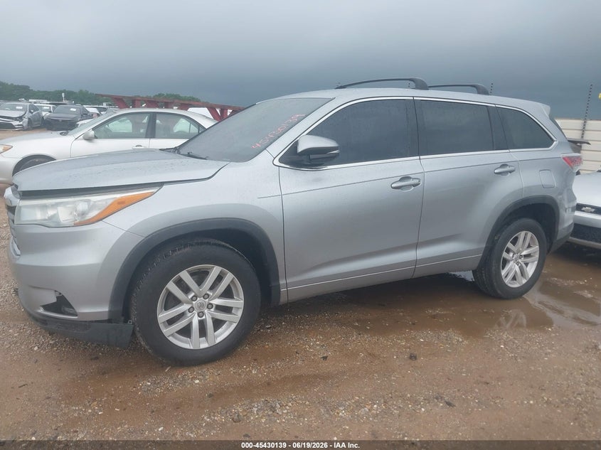 2015 Toyota Highlander VIN 5TDZKRFH8FS116507 IAAI salvage auction — FRONT END, Salvage (Alabama), sold $6,125 on 2026-07-14 (photo 2)