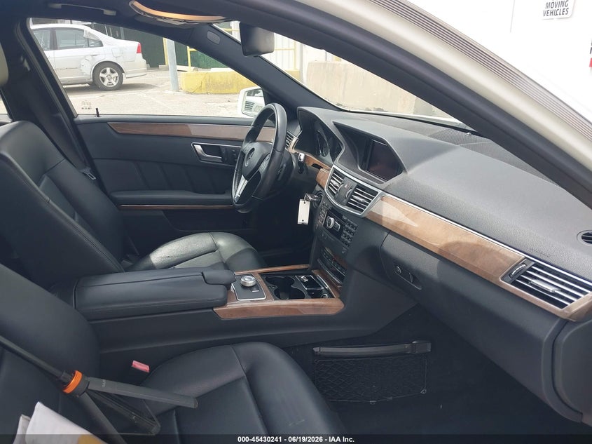 2012 Mercedes-benz E-class VIN WDDHF8JB2CA619686 IAAI salvage auction — NORMAL WEAR, Clear (New Jersey), sold $1,975 on 2026-07-28 (photo 5)
