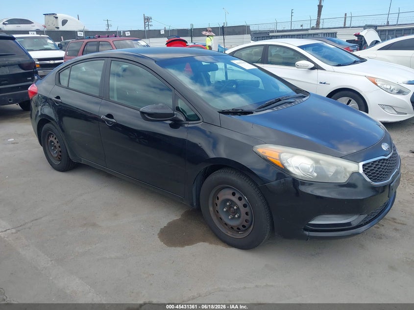 2014 Kia Forte VIN KNAFK4A60E5186466 IAAI salvage auction — LEFT SIDE, Clear - Dealer Only (California), sold $375 on 2026-07-29 (photo 1)
