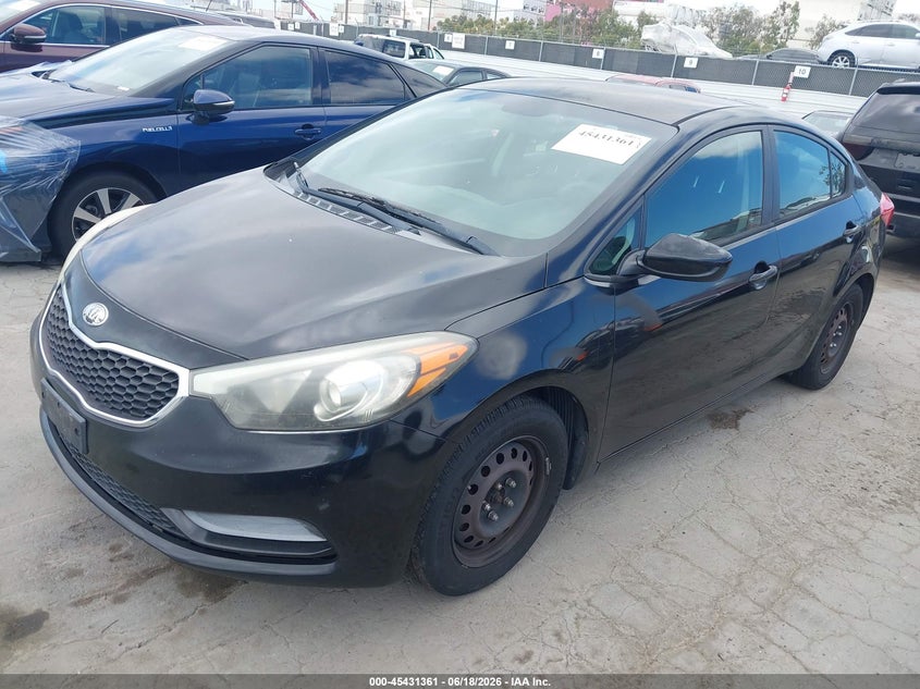 2014 Kia Forte VIN KNAFK4A60E5186466 IAAI salvage auction — LEFT SIDE, Clear - Dealer Only (California), sold $375 on 2026-07-29 (photo 2)