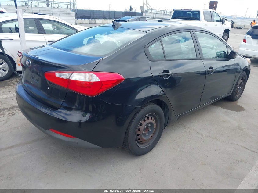 2014 Kia Forte VIN KNAFK4A60E5186466 IAAI salvage auction — LEFT SIDE, Clear - Dealer Only (California), sold $375 on 2026-07-29 (photo 4)