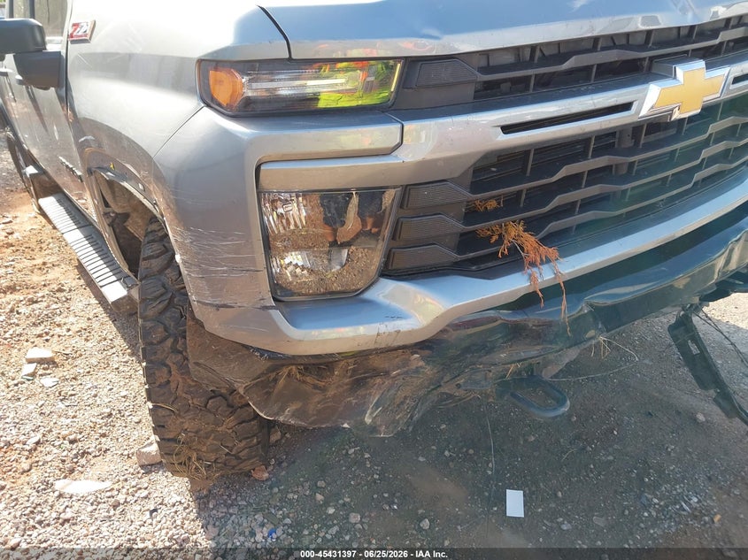 2024 Chevrolet Silverado VIN 2GC4YME79R1203526 IAAI salvage auction — FRONT END, Clear (Oklahoma), sold $10,100 on 2026-09-16 (photo 6)