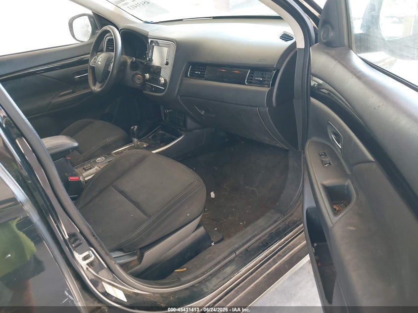 2020 Mitsubishi Outlander VIN JA4AZ3A36LZ026150 IAAI salvage auction — LEFT FRONT, Salvage Title, sold $850 on 2026-07-29 (photo 5)