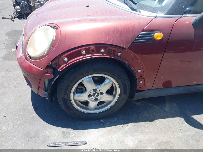 2008 Mini Cooper clubman VIN WMWML33518TN67231 IAAI salvage auction — RIGHT FRONT, Salvage Certificate (California), sold $250 on 2026-07-17 (photo 6)