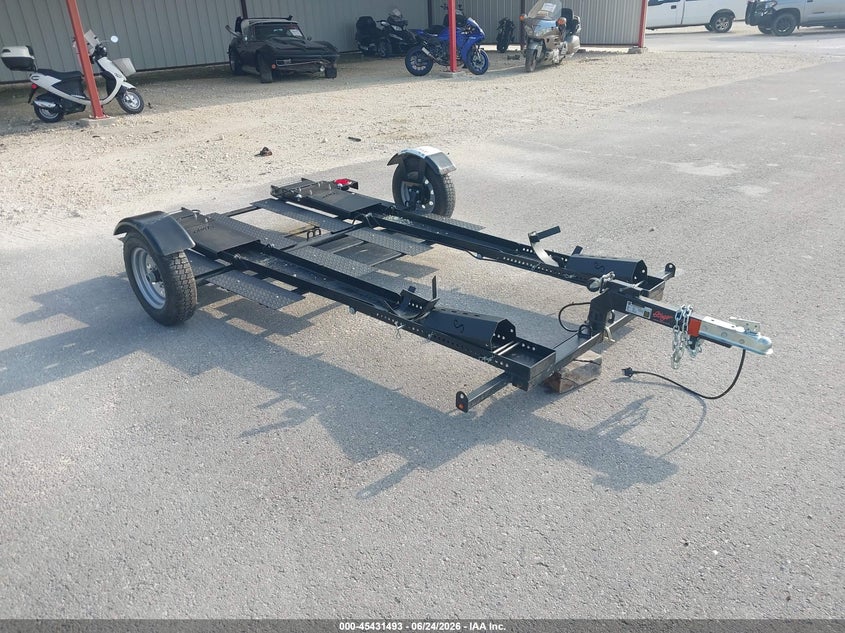 2018 Utility Motorcycle trailer VIN 2TYUSA1A8JA009333 IAAI salvage auction — NORMAL WEAR, Bill Of Sale (Texas), sold $425 on 2026-07-30 (photo 1)