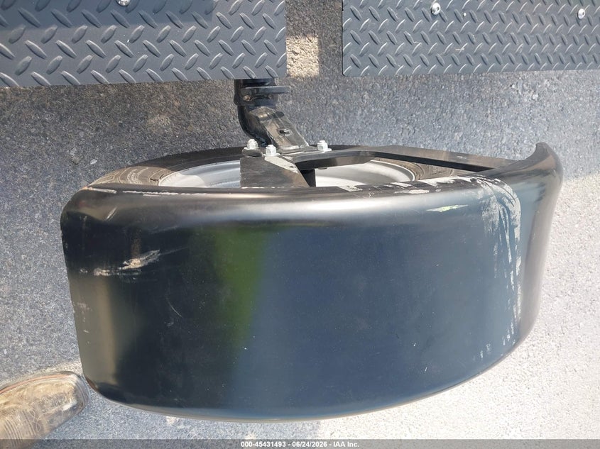 2018 Utility Motorcycle trailer VIN 2TYUSA1A8JA009333 IAAI salvage auction — NORMAL WEAR, Bill Of Sale (Texas), sold $425 on 2026-07-30 (photo 6)