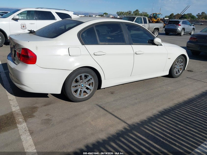 2006 BMW 3 series VIN WBAVB13566PT00975 IAAI salvage auction — NORMAL WEAR, Clear - Dealer Only (California), sold $325 on 2026-07-21 (photo 4)