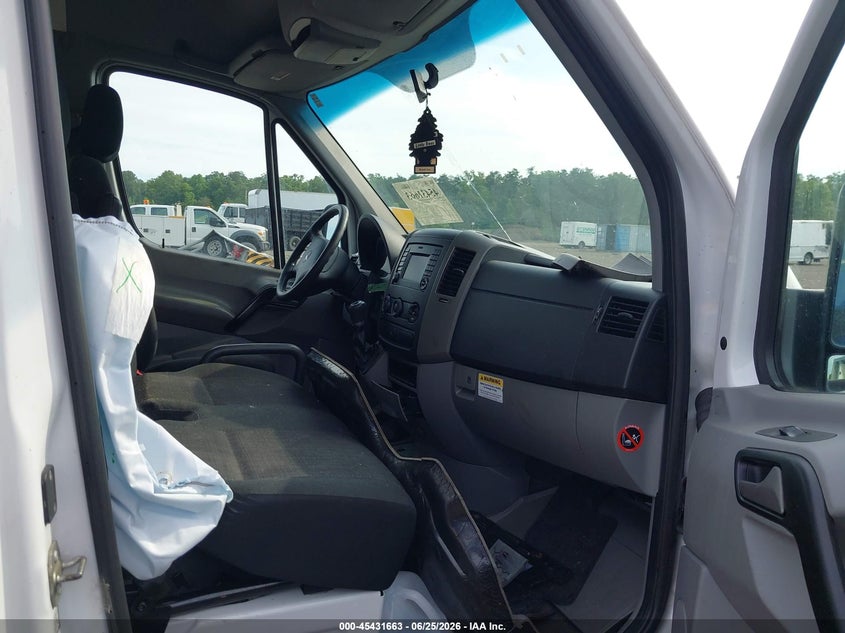 2018 Freightliner Sprinter 2500 VIN WDYPE8CD6JP614707 IAAI salvage auction — Burn Engine, Salvage - Greater Than 75% (Maryland), sold $2,450 on 2026-07-29 (photo 5)
