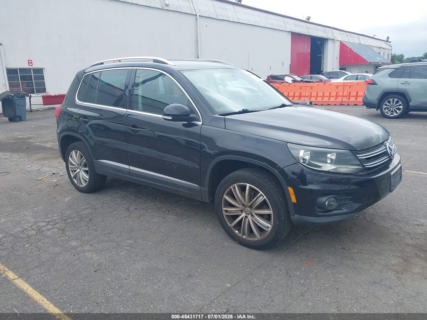 2013 Volkswagen Tiguan VIN WVGBV3AX0DW610969 IAAI salvage auction — NORMAL WEAR, Clear-Dealer Only (Oregon), sold $900 on 2026-07-09 (photo 1)