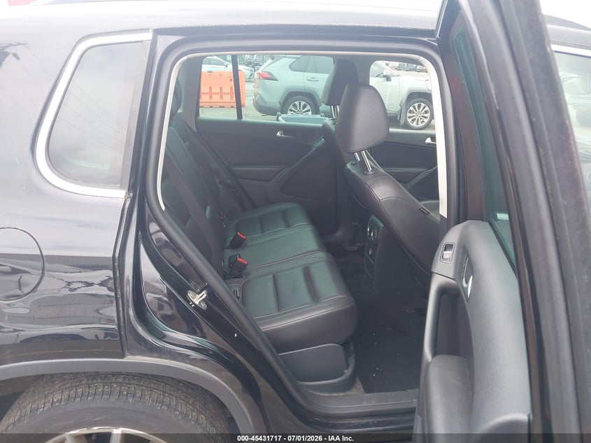 2013 Volkswagen Tiguan VIN WVGBV3AX0DW610969 IAAI salvage auction — NORMAL WEAR, Clear-Dealer Only (Oregon), sold $900 on 2026-07-09 (photo 8)