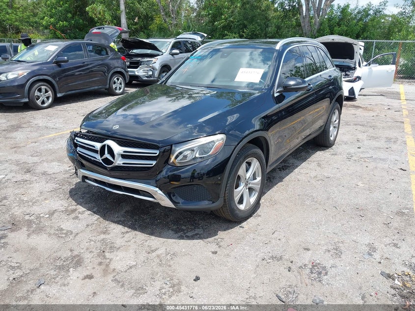 2018 Mercedes-benz Glc VIN WDC0G4JB7JV077224 IAAI salvage auction — RIGHT FRONT, Salvage Title, sold $5,100 on 2026-07-29 (photo 2)