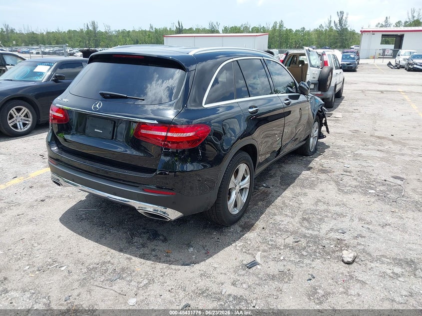 2018 Mercedes-benz Glc VIN WDC0G4JB7JV077224 IAAI salvage auction — RIGHT FRONT, Salvage Title, sold $5,100 on 2026-07-29 (photo 4)