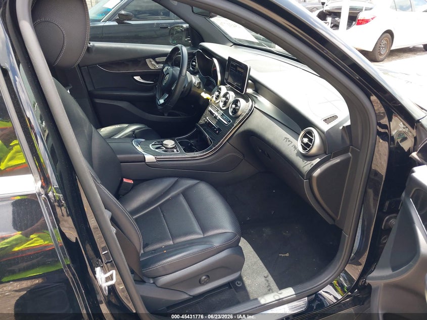 2018 Mercedes-benz Glc VIN WDC0G4JB7JV077224 IAAI salvage auction — RIGHT FRONT, Salvage Title, sold $5,100 on 2026-07-29 (photo 5)