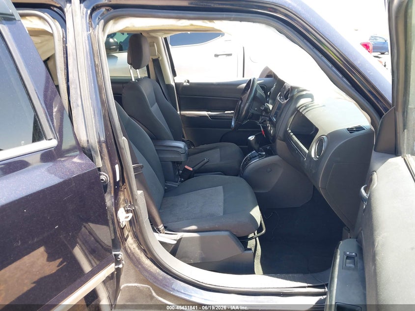 2010 Jeep Liberty (patriot) VIN 1J4NF1GBXAD646233 IAAI salvage auction — LEFT SIDE, Salvage (Texas), sold $25 on 2026-07-22 (photo 5)