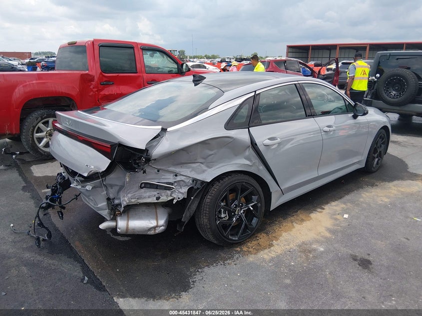 2026 Kia K5 VIN KNAG64J77T5481515 IAAI salvage auction — REAR END, Salvage Title, sold $9,875 on 2026-09-04 (photo 4)