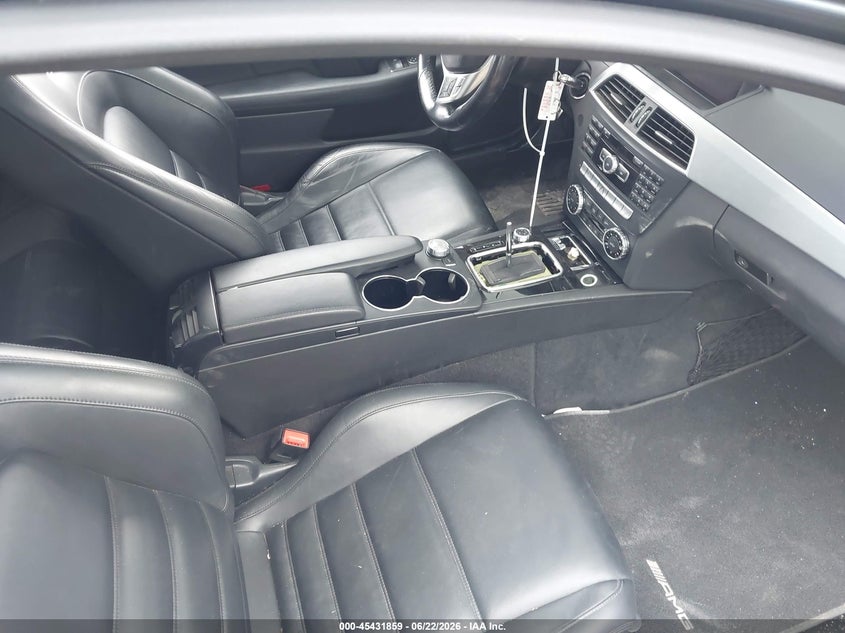 2014 Mercedes-benz VIN WDDGJ7HB7EG171276 IAAI salvage auction — FRONT & REAR, Mv-907A (New York), sold $8,700 on 2026-07-24 (photo 5)