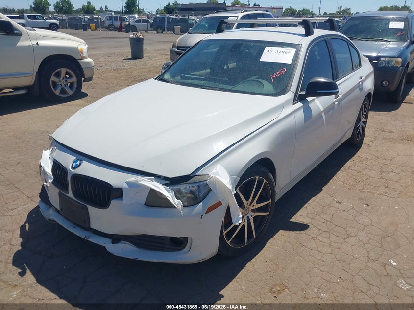 2014 BMW 3er VIN WBA3D3C5XEF099440 IAAI salvage auction — NORMAL WEAR, Clear - Dealer Only (California), sold $400 on 2026-07-08 (photo 2)