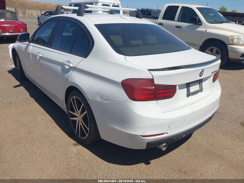 2014 BMW 3er VIN WBA3D3C5XEF099440 IAAI salvage auction — NORMAL WEAR, Clear - Dealer Only (California), sold $400 on 2026-07-08 (photo 3)