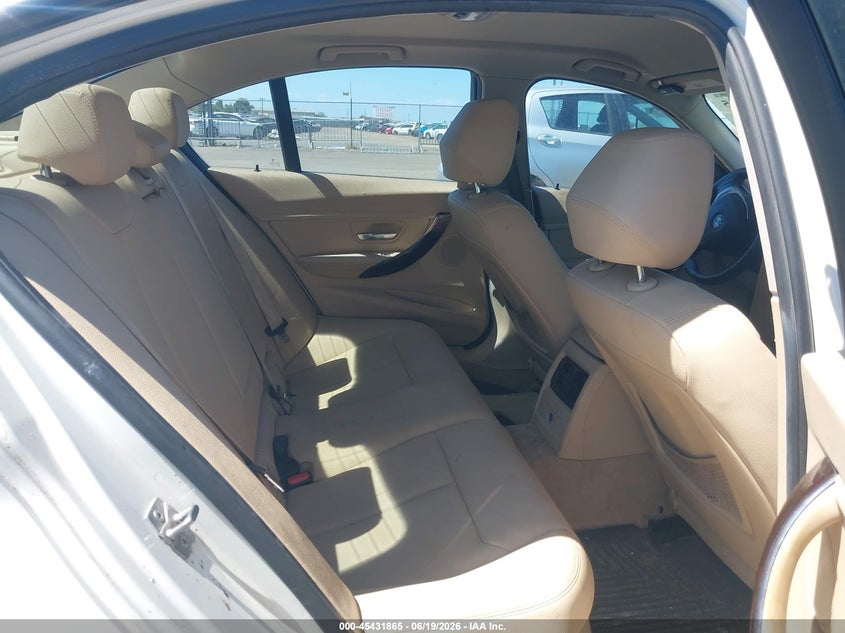 2014 BMW 3er VIN WBA3D3C5XEF099440 IAAI salvage auction — NORMAL WEAR, Clear - Dealer Only (California), sold $400 on 2026-07-08 (photo 8)