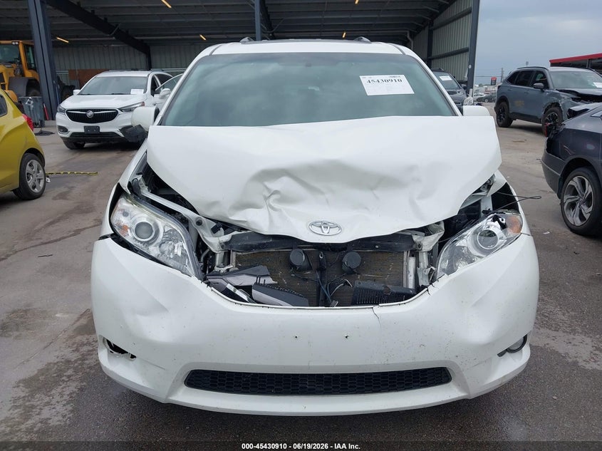 2017 Toyota Sienna VIN 5TDDZ3DC0HS167643 IAAI salvage auction — FRONT END, Clear (Wyoming), sold $6,400 on 2026-07-30 (photo 6)