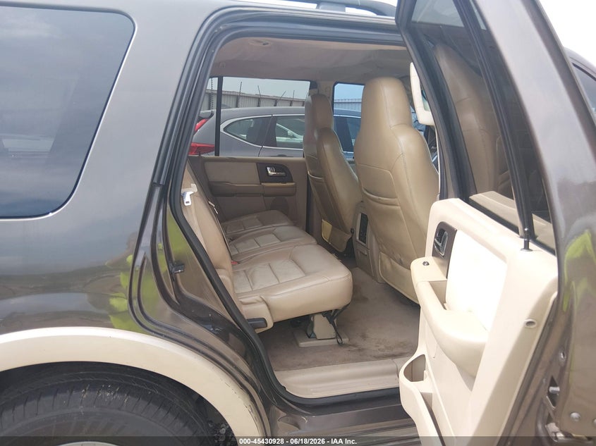 2005 Ford Expedition VIN 1FMPU17575LA13436 IAAI salvage auction — FRONT END, Clear (Arkansas), sold $250 on 2026-07-18 (photo 8)