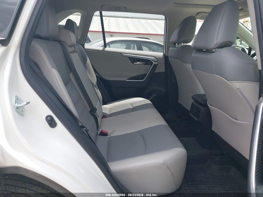 2020 Toyota Rav 4 VIN JTMN1RFV3LD530194 IAAI salvage auction — HAIL, Salvage (Iowa), sold $25 on 2026-07-29 (photo 8)