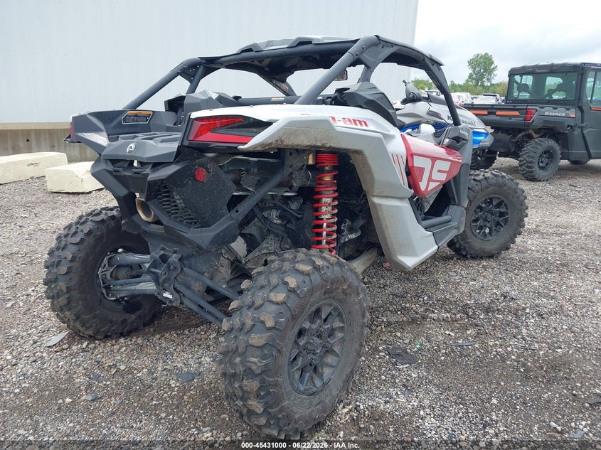 2024 Can-am/ brp Maverick VIN 3JBVGAY48RE001645 IAAI salvage auction — LEFT FRONT, Salvage Title, sold $9,250 on 2026-08-05 (photo 4)