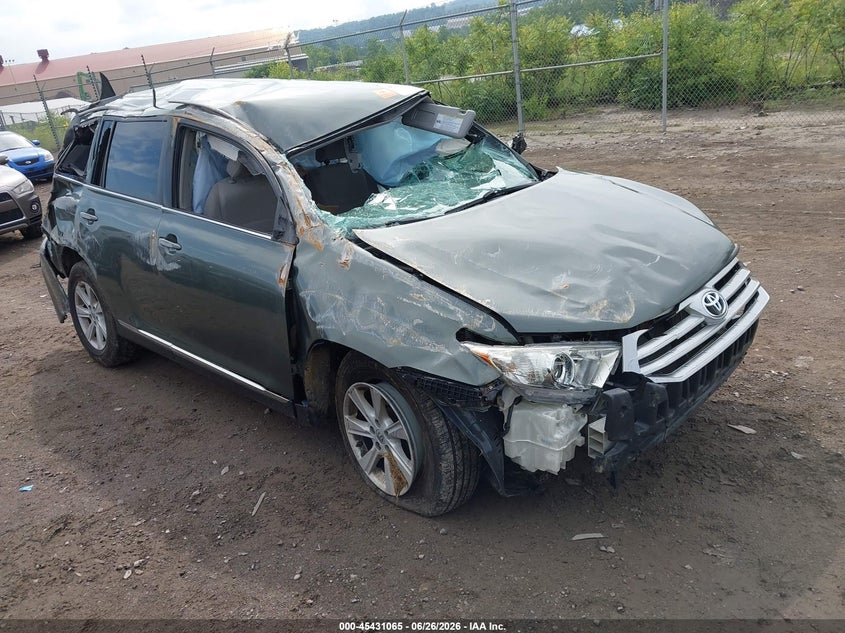 2013 Toyota Highlander VIN 5TDBK3EHXDS245569 IAAI salvage auction — FRONT END, Salvage (Pennsylvania), sold $950 on 2026-07-14 (photo 1)