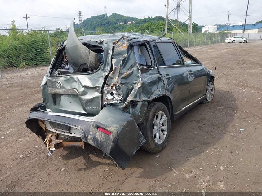 2013 Toyota Highlander VIN 5TDBK3EHXDS245569 IAAI salvage auction — FRONT END, Salvage (Pennsylvania), sold $950 on 2026-07-14 (photo 4)