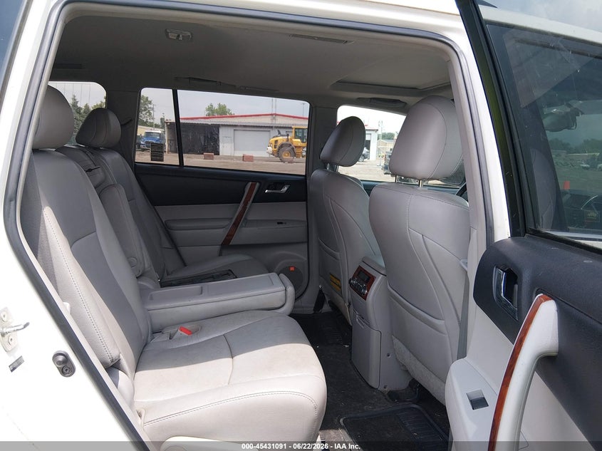2011 Toyota Highlander VIN 5TDYK3EH3BS033586 IAAI salvage auction — NORMAL WEAR, Salvage (Ohio), sold $4,550 on 2026-07-15 (photo 8)