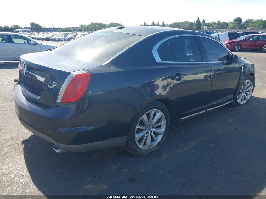 2009 Lincoln Mks VIN 1LNHM94RX9G608922 IAAI salvage auction — FRONT & REAR, Salvage (Oregon), sold $725 on 2026-07-09 (photo 4)