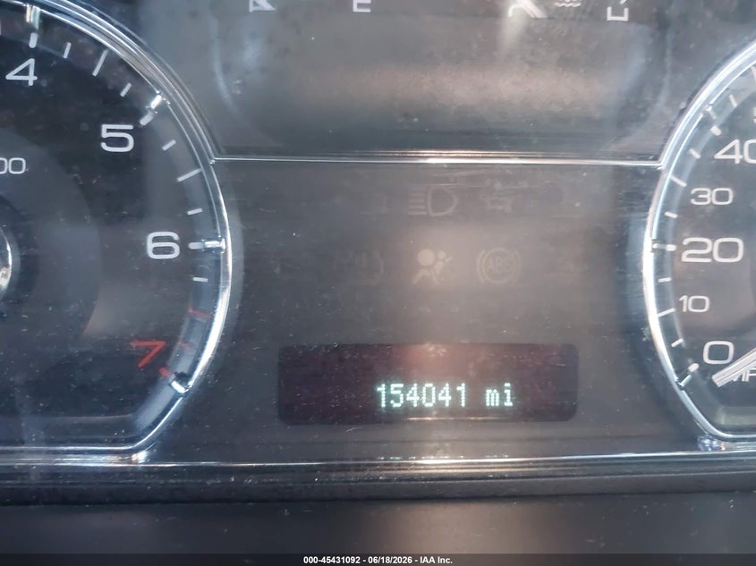 2009 Lincoln Mks VIN 1LNHM94RX9G608922 IAAI salvage auction — FRONT & REAR, Salvage (Oregon), sold $725 on 2026-07-09 (photo 7)