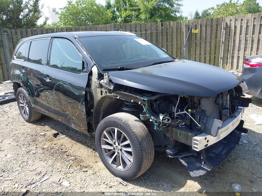 2019 Toyota Highlander VIN 5TDJZRFH2KS575387 IAAI salvage auction — FRONT & REAR, Salvage (Virginia), sold $5,400 on 2026-07-12 (photo 1)