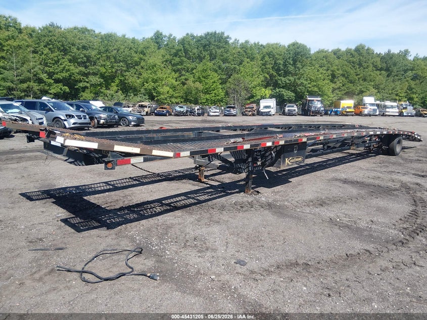 2022 Kaufman trailers Unknown VIN 5VGFW5025NL003992 IAAI salvage auction — SIDE, Salvage (Maine), sold $25 on 2026-07-14 (photo 2)
